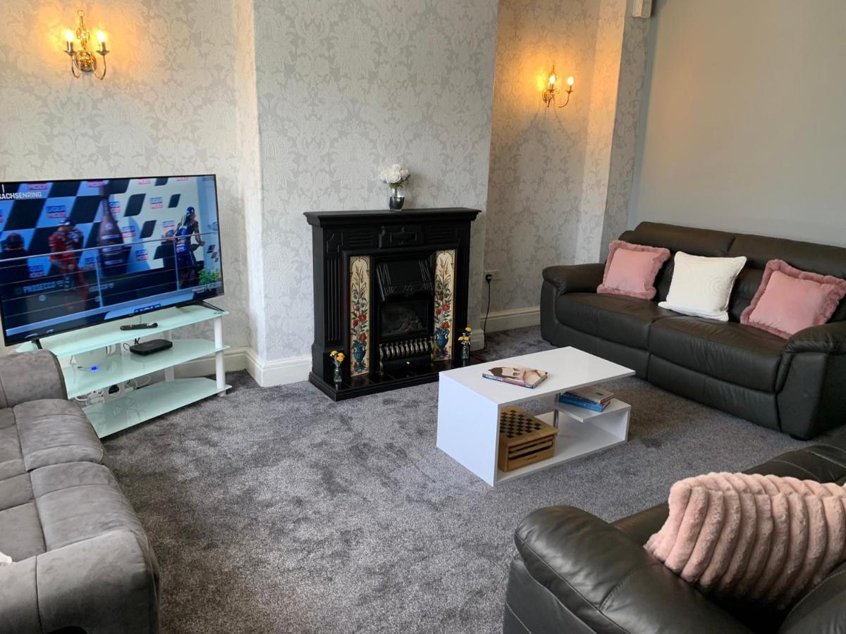 Heather Glen. Six Bedroom Home Near The Sea. Blackpool Esterno foto