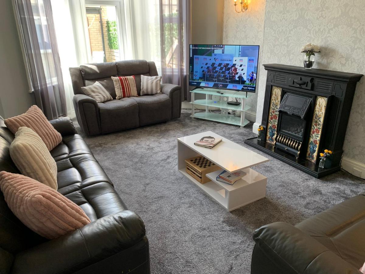 Heather Glen. Six Bedroom Home Near The Sea. Blackpool Esterno foto